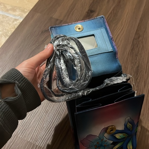 NEW with tags Anuschka beautiful floral purse. - Picture 6 of 8